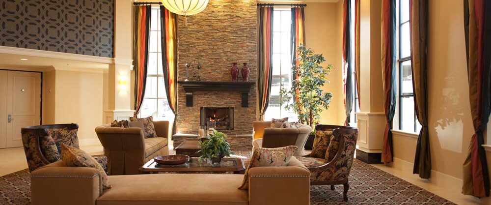 Image of a lobby sitting area.