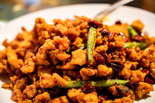 image of a chicken, noodles and green beans