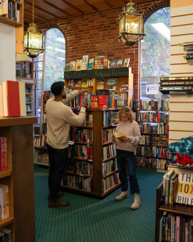 Check out Tualatin Valley’s local bookstores on Independent Bookstore Day, April 27. Powell’s Books and Jan’s Paperbacks are two of our indie shops in Tualatin Valley! 📚 

@jansbeaverton @powellsbooks