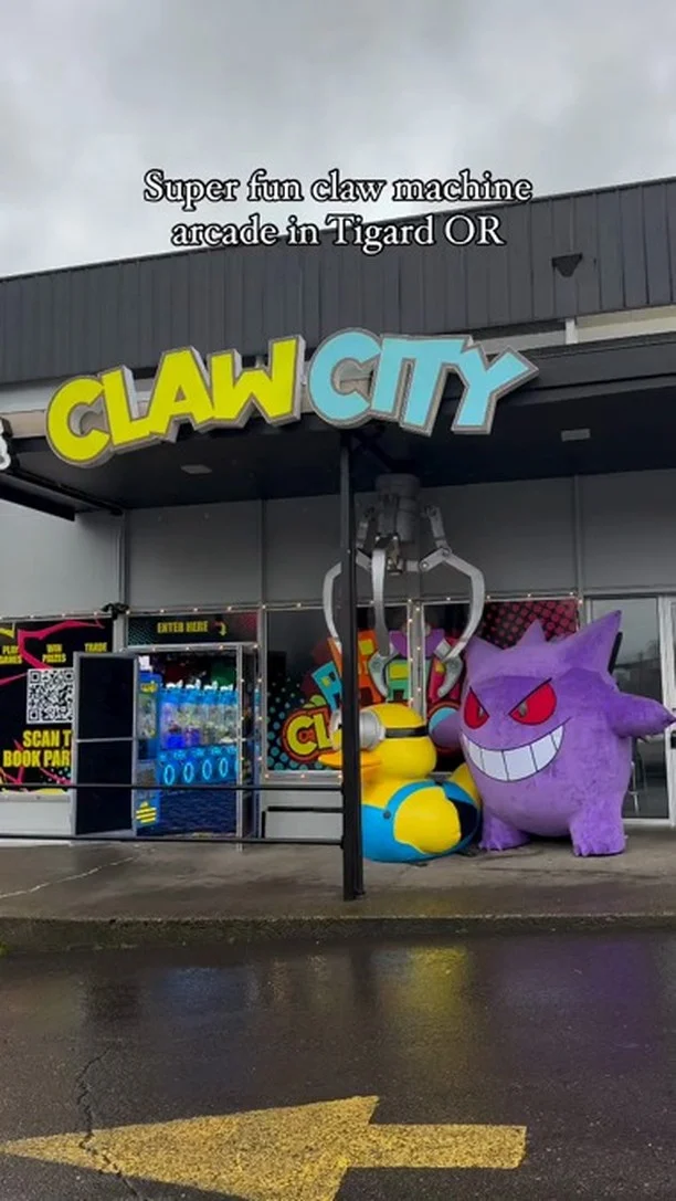 Looking for a new fun activity that doesn't require good weather? 

Check out @clawcitytigard for a fun-filled day. Tag someone to challenge for a claw competition.

📍 11945 SW Pacific Hwy #206
Tigard, OR

🎥 @theportlandfoodies @clawcitytigard @clawcityspringfield