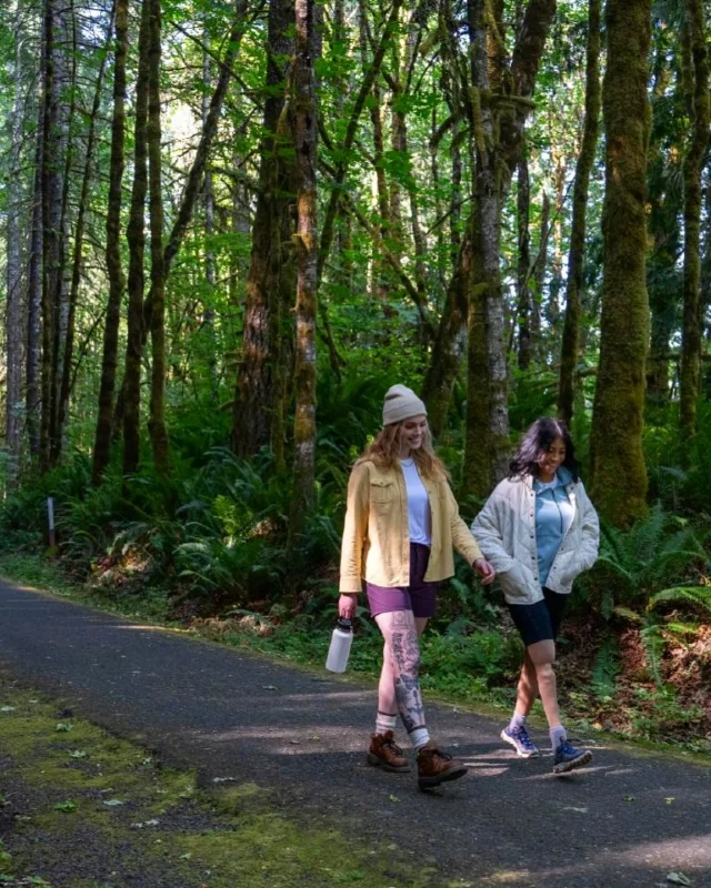 The sun is coming out, the seasons are changing, and the flowers are blooming. This is your sign to go for a hike to embrace spring outside in Tualatin Valley. Tag your adventure buddy below!
