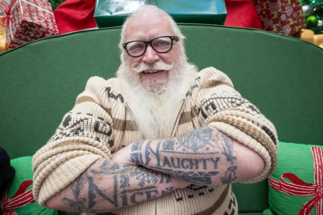 Hipster Santa is coming to town! 

Don't miss the most Oregonian-holiday photo moment of the season. Catch Hipster Santa at @ShopWashingtonSquare on December 4, 11, 18, 4-7 p.m. Reservations are required.