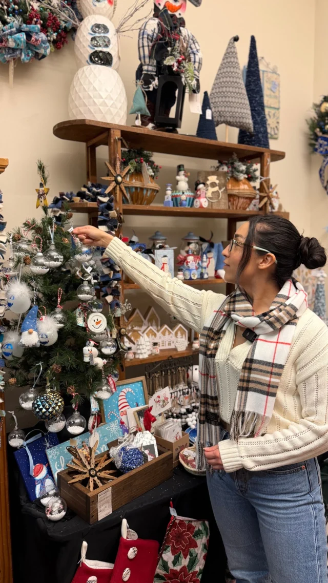 🎄 Are you 100% behind on your Christmas shopping?
You’re not alone and we’ve got you covered.

If online shipping deadlines are stressing you out and you still need real, meaningful gifts, @redsledmarket in Tualatin is your holiday lifesaver. ✨

With 80+ local makers all in one festive space, you can shop unique, handmade gifts, support small businesses, and walk out with everything wrapped and ready! No waiting, no guessing, no stress.

Skip the panic. Shop local. Finish your list. 🎁
📍 Red Sled Market | Tualatin, OR