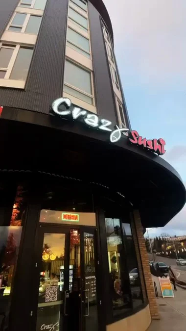 Are you crazy for sushi? @crazysushi.tigard is serving up fresh rolls in a stylish space! Fans of the original Sherwood location love having this second spot nearby. Don't miss out on the sushi and sahsimi boats paired with miso soup and rice!

📍 7197 SW Dartmouth St, Tigard, OR 97223

📷 @malisaaxo