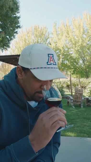 1 glass, 2 wines. Wait. 2 glasses, 2 wines… just grab your favorite! 

Visited @oakknollwinery, the fourth oldest winery in Oregon, and loved getting to taste a piece of real wine history. Tried their White Pinot Noir, which was super unique and full of flavor. Add Oak Knoll in @tualatinvalley to your must-visit list!

📍Oak Knoll Winery
29700 SW Burkhalter Rd
Hillsboro, OR 97123