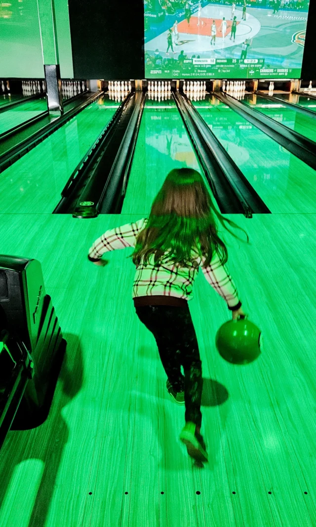 Looking for family indoor fun this season? These places are perfect to spend your rainy days! 

📍@sherwoodice 20407 SW Borchers Dr, Sherwood, OR 97140

📍@kingpins: 2725 SW Cedar Hills Blvd, Beaverton, OR 97005

📍@bigals: 14950 SW Barrows Rd, Beaverton, OR 97007

📍 @ricemuseum: 26385 NW Groveland Dr, Hillsboro, OR 97124

📍 @k1speed: 5579 NE Huffman St Suite 2, Hillsboro, OR 97124